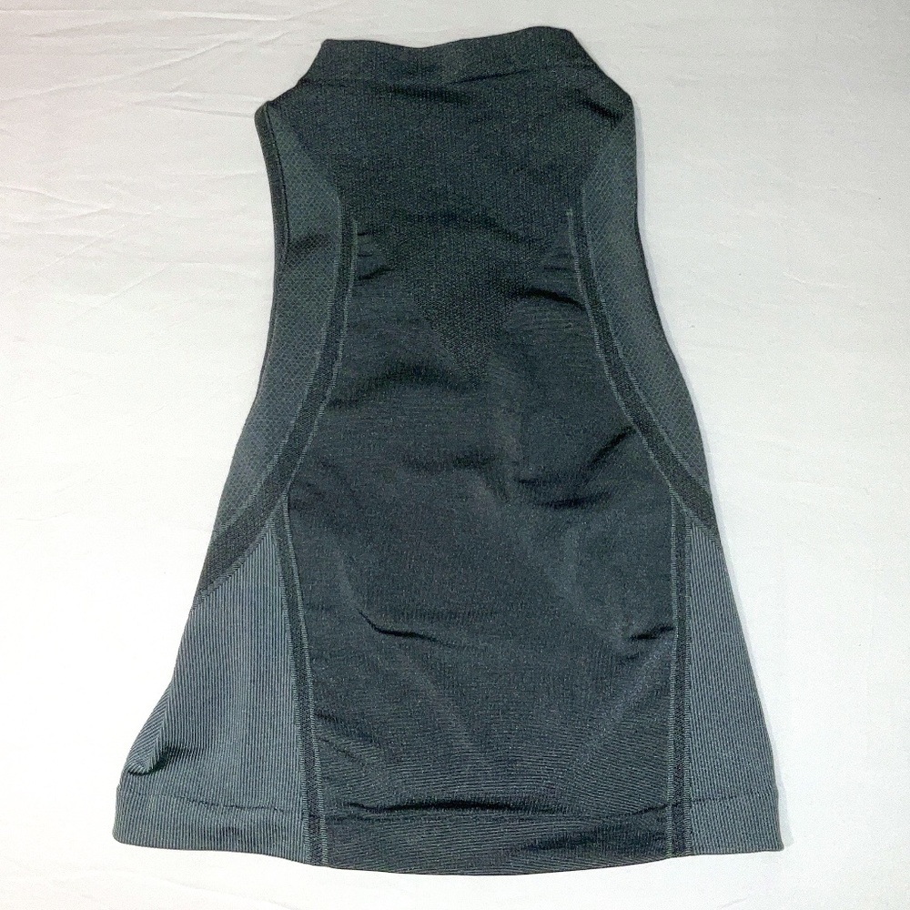 Lululemon mock neck sleeveless product sample top